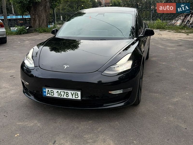 Седан Tesla Model 3 2019 в Виннице