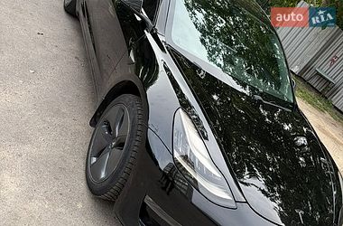 Седан Tesla Model 3 2019 в Виннице