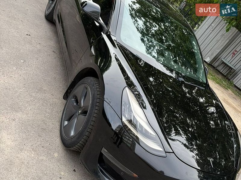 Седан Tesla Model 3 2019 в Виннице