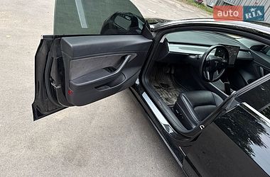Седан Tesla Model 3 2019 в Виннице