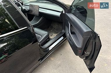 Седан Tesla Model 3 2019 в Виннице