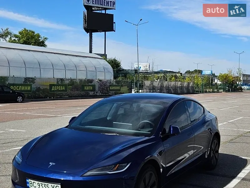 Tesla Model 3 2024