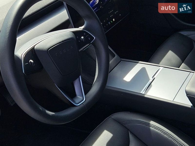 Седан Tesla Model 3 2024 в Львові