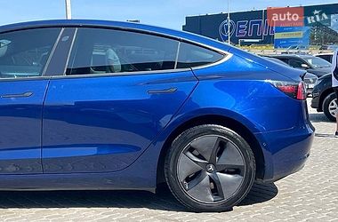 Седан Tesla Model 3 2019 в Львове