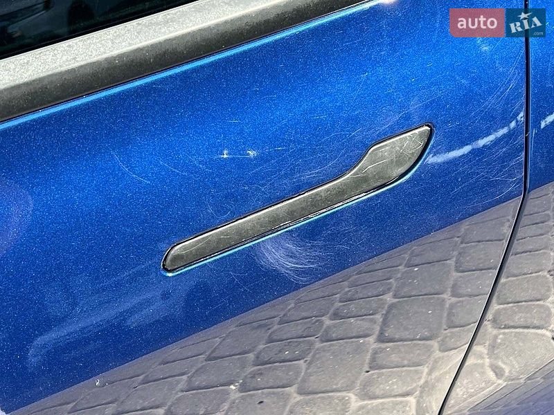 Седан Tesla Model 3 2019 в Львове