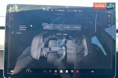 Седан Tesla Model 3 2019 в Львове