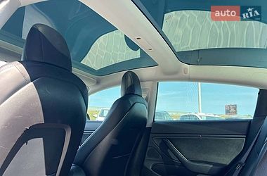 Седан Tesla Model 3 2019 в Львове
