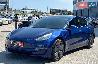 Седан Tesla Model 3 2019 в Львові