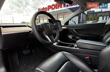 Седан Tesla Model 3 2019 в Білогородці
