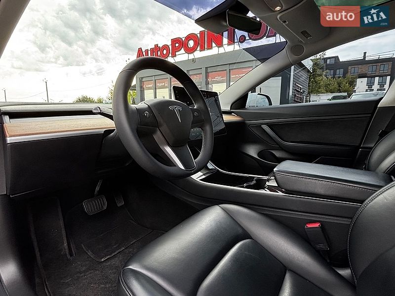Седан Tesla Model 3 2019 в Білогородці