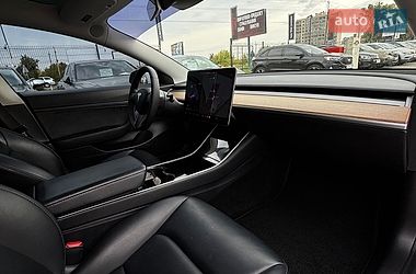 Седан Tesla Model 3 2019 в Білогородці