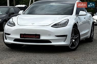 Седан Tesla Model 3 2019 в Білогородці