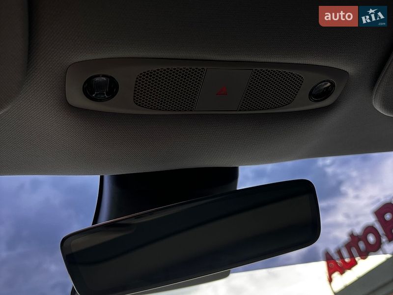 Седан Tesla Model 3 2019 в Білогородці