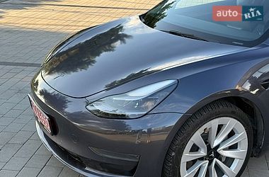 Седан Tesla Model 3 2022 в Луцьку