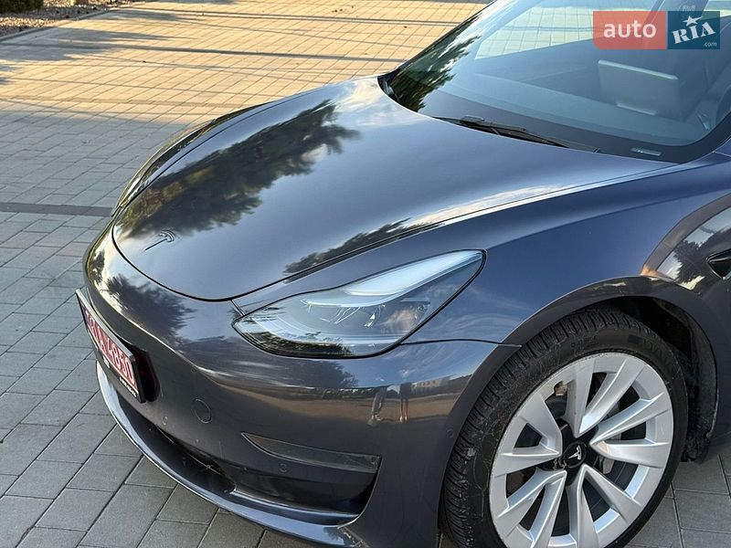 Седан Tesla Model 3 2022 в Луцьку