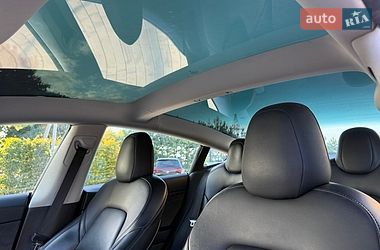 Седан Tesla Model 3 2022 в Луцьку