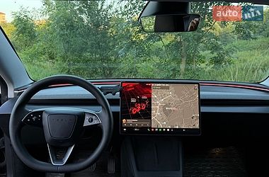 Седан Tesla Model 3 2024 в Львові