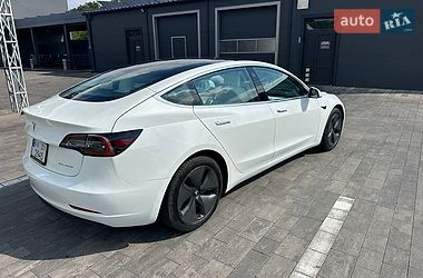 Седан Tesla Model 3 2019 в Луцке