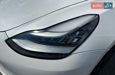 Седан Tesla Model 3 2019 в Луцке