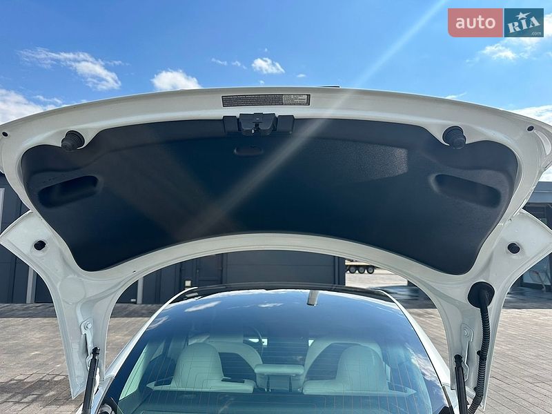 Седан Tesla Model 3 2019 в Луцке