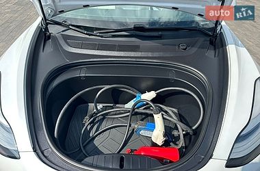 Седан Tesla Model 3 2019 в Луцке