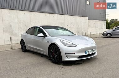 Седан Tesla Model 3 2018 в Ірпені