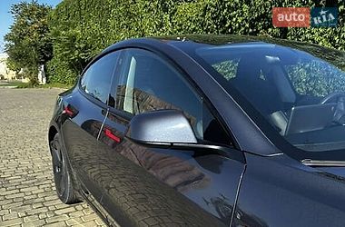 Седан Tesla Model 3 2022 в Виннице