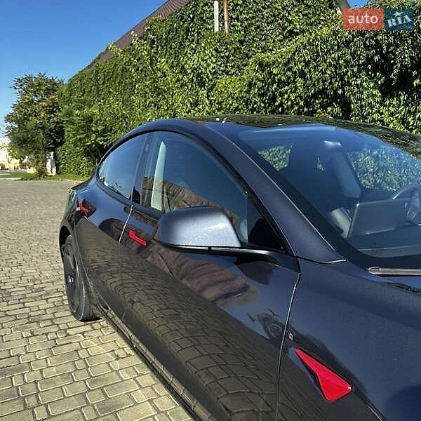 Седан Tesla Model 3 2022 в Виннице