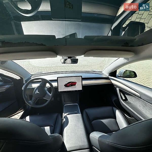 Седан Tesla Model 3 2022 в Виннице