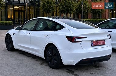 Седан Tesla Model 3 2024 в Черкассах