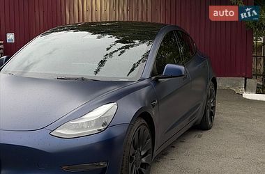 Седан Tesla Model 3 2022 в Киеве