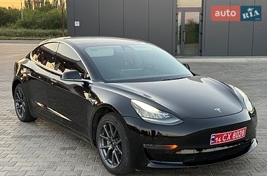 Седан Tesla Model 3 2020 в Кривому Розі