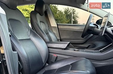 Седан Tesla Model 3 2020 в Кривому Розі