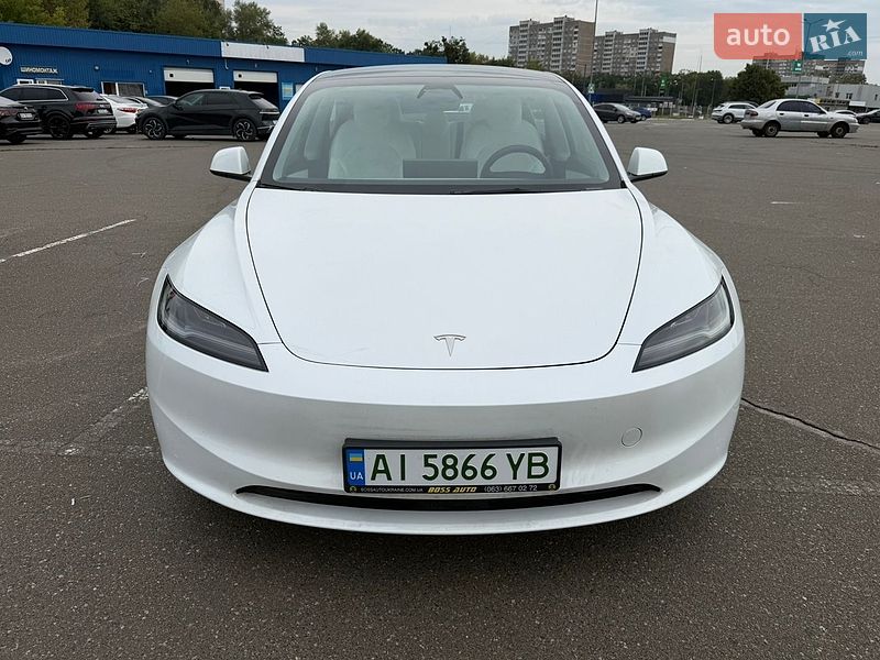 Седан Tesla Model 3 2023 в Киеве