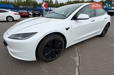 Седан Tesla Model 3 2023 в Киеве