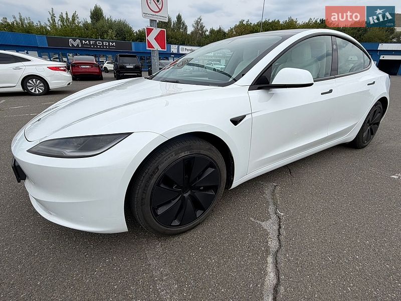 Седан Tesla Model 3 2023 в Киеве