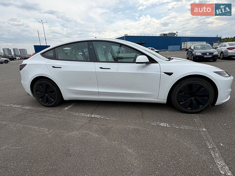 Седан Tesla Model 3 2023 в Киеве