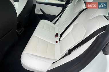 Седан Tesla Model 3 2023 в Киеве