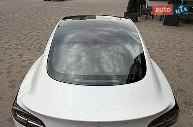 Седан Tesla Model 3 2020 в Киеве