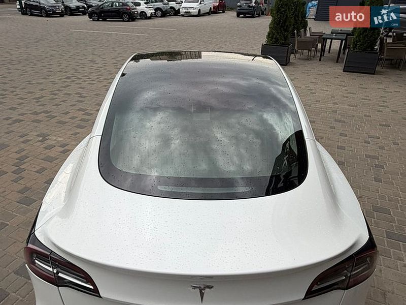 Седан Tesla Model 3 2020 в Киеве
