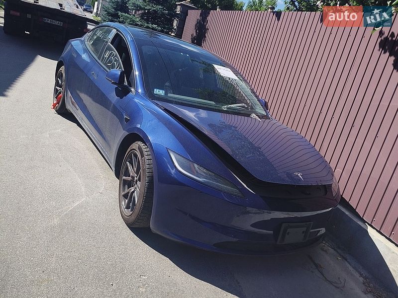Седан Tesla Model 3 2025 в Києві