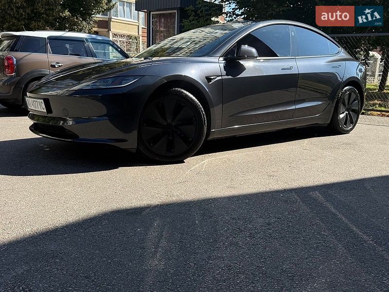 Седан Tesla Model 3 2024 в Білій Церкві