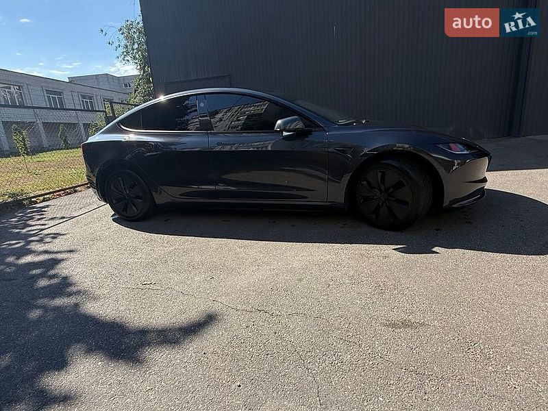 Седан Tesla Model 3 2024 в Білій Церкві