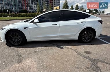 Седан Tesla Model 3 2025 в Києві