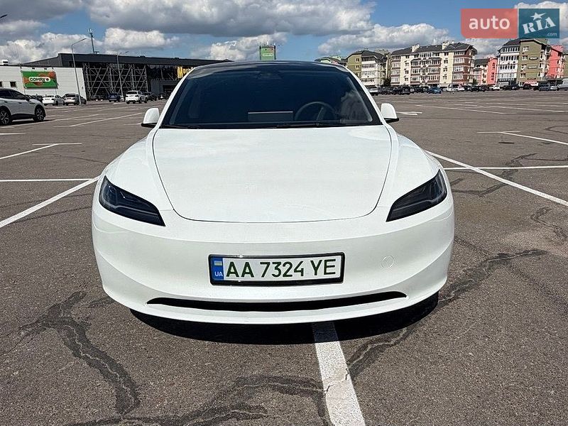 Седан Tesla Model 3 2025 в Києві