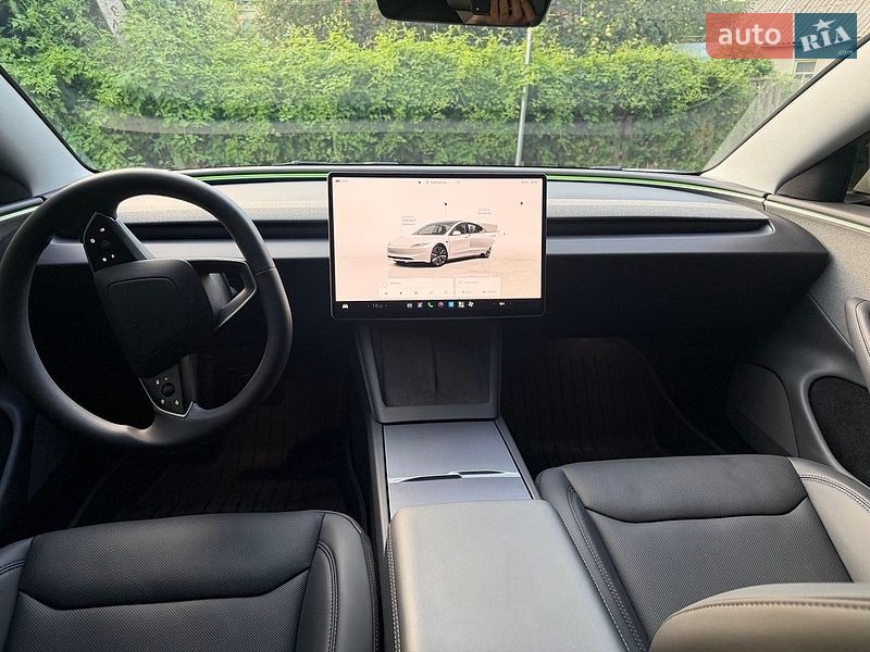 Седан Tesla Model 3 2025 в Києві