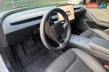 Седан Tesla Model 3 2025 в Києві