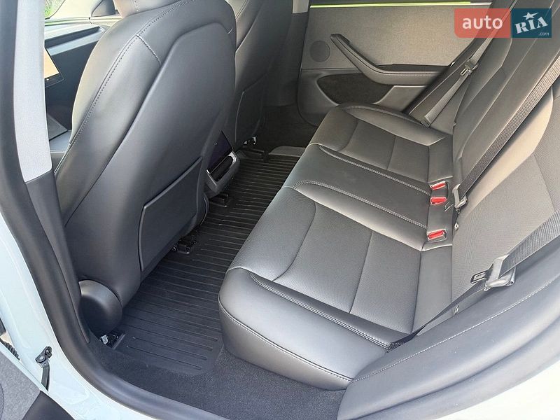Седан Tesla Model 3 2025 в Києві