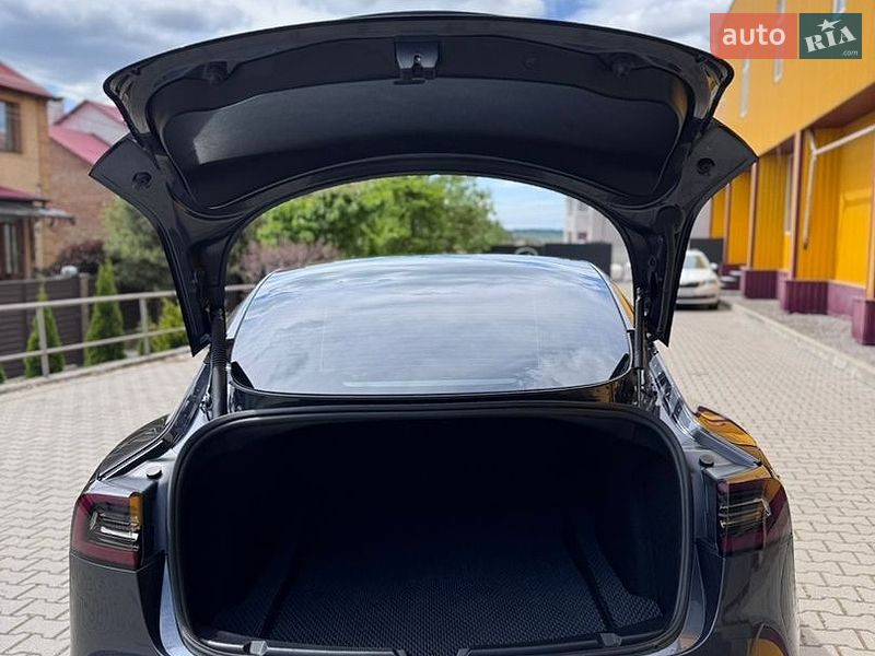 Седан Tesla Model 3 2022 в Хмельницькому
