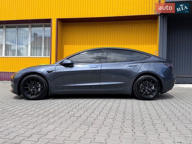 Седан Tesla Model 3 2022 в Хмельницькому